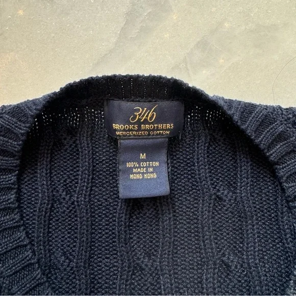 Navy blue Brooks Brothers 346 cable knit sweater - Picture 3 of 3